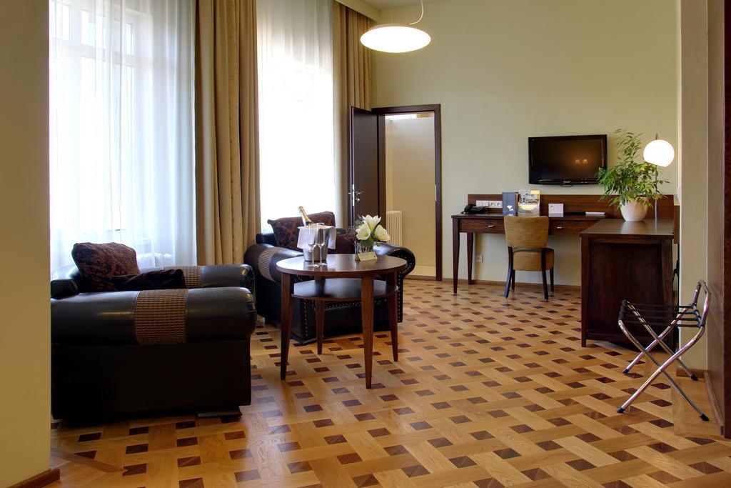 Hotel Baltaci Atrium Zlín Rum bild